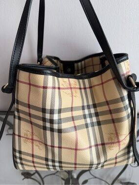 Classic Plaid Bucket Shoulder Bag in Beige and Black